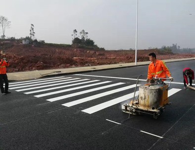 道路交通標線施工現場